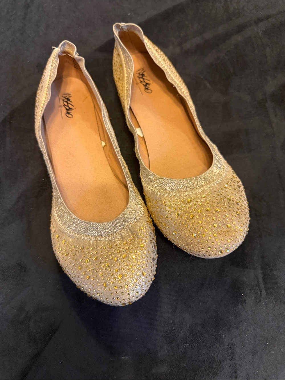 Embellished Gold Women's Ballet Flats with Sparkle Detail